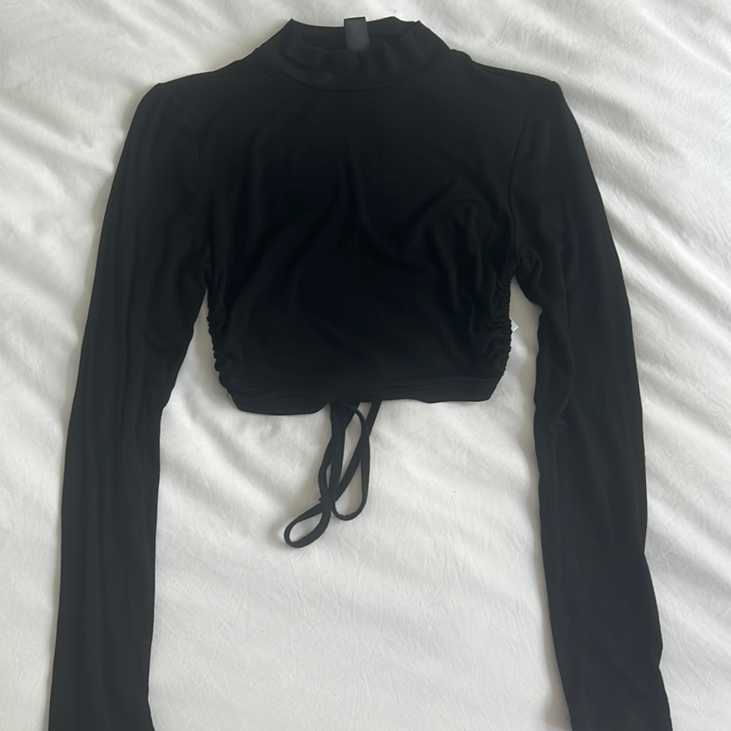 Shein Black Open Back Long Sleeve Crop Top Size Small